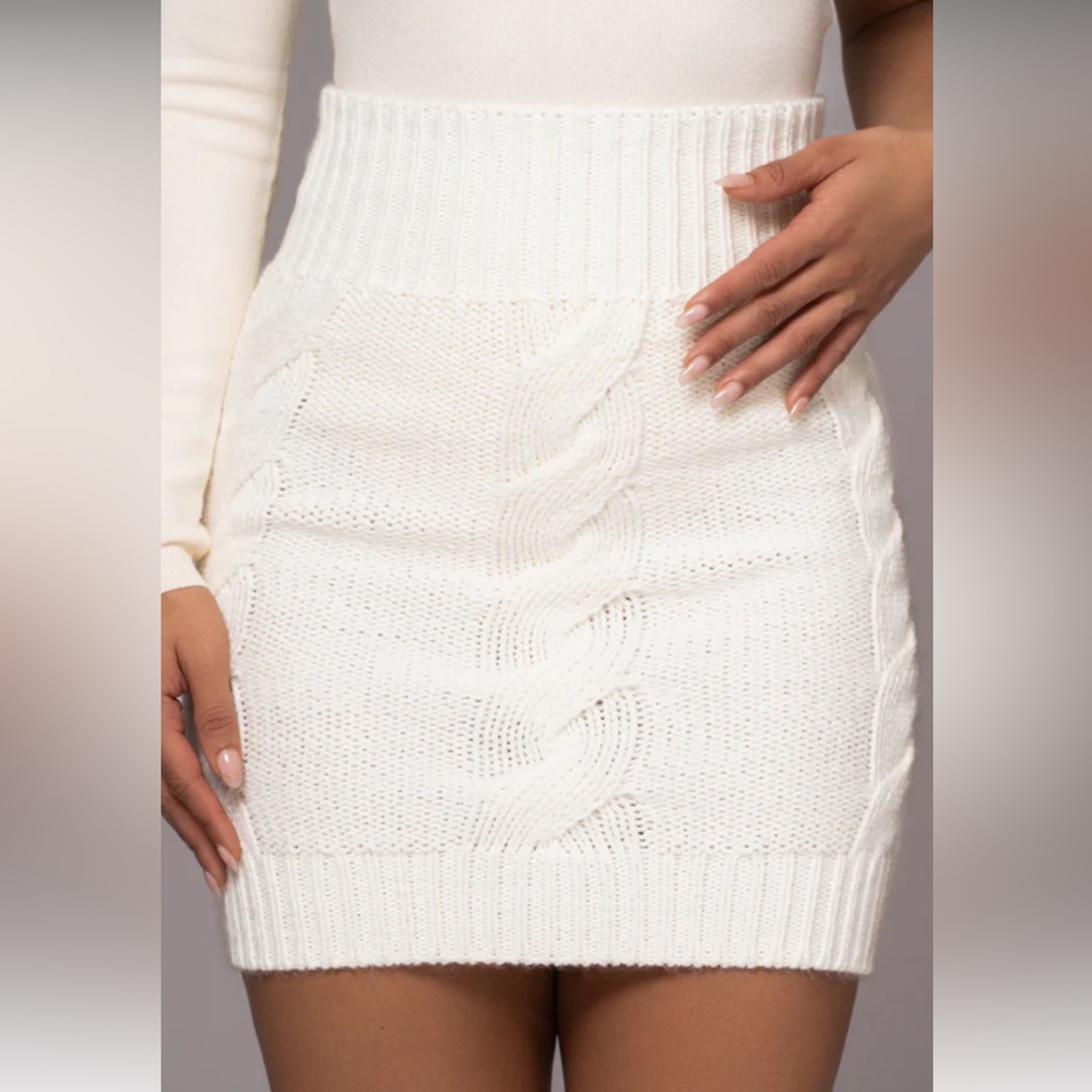 JLUXLABEL-NWT-SMALL- IVORY EMPIRE WAIST CABLE KNIT SKIRT